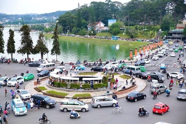 Lâm Đồng: Cấp 3 đầu biển số xe 48, 49 và 86 cho người dân