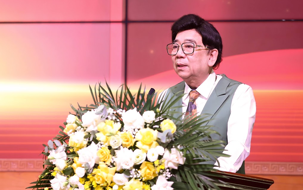 Ông Nguyễn Trường Sơn, Chủ tịch Hiệp hội Quảng cáo Việt Nam, đồng Trưởng Ban Tổ chức giải thưởng phát biểu khai mạc