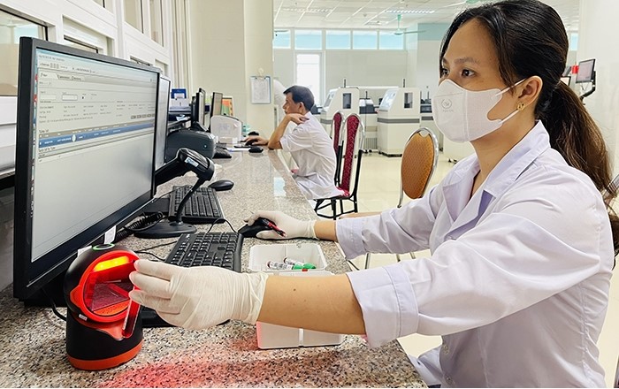 Hệ thống xét nghiệm thông minh tại Bệnh viện Đa khoa tỉnh Thanh Hóa được triển khai đã góp phần tiết kiệm thời gian vận chuyển mẫu, quản lý mẫu bằng barcode; giảm các thao tác thủ công, đồng bộ hóa với phần mềm HIS, bảo đảm chất lượng mẫu đầu vào, kết quả xét nghiệm chính xác.