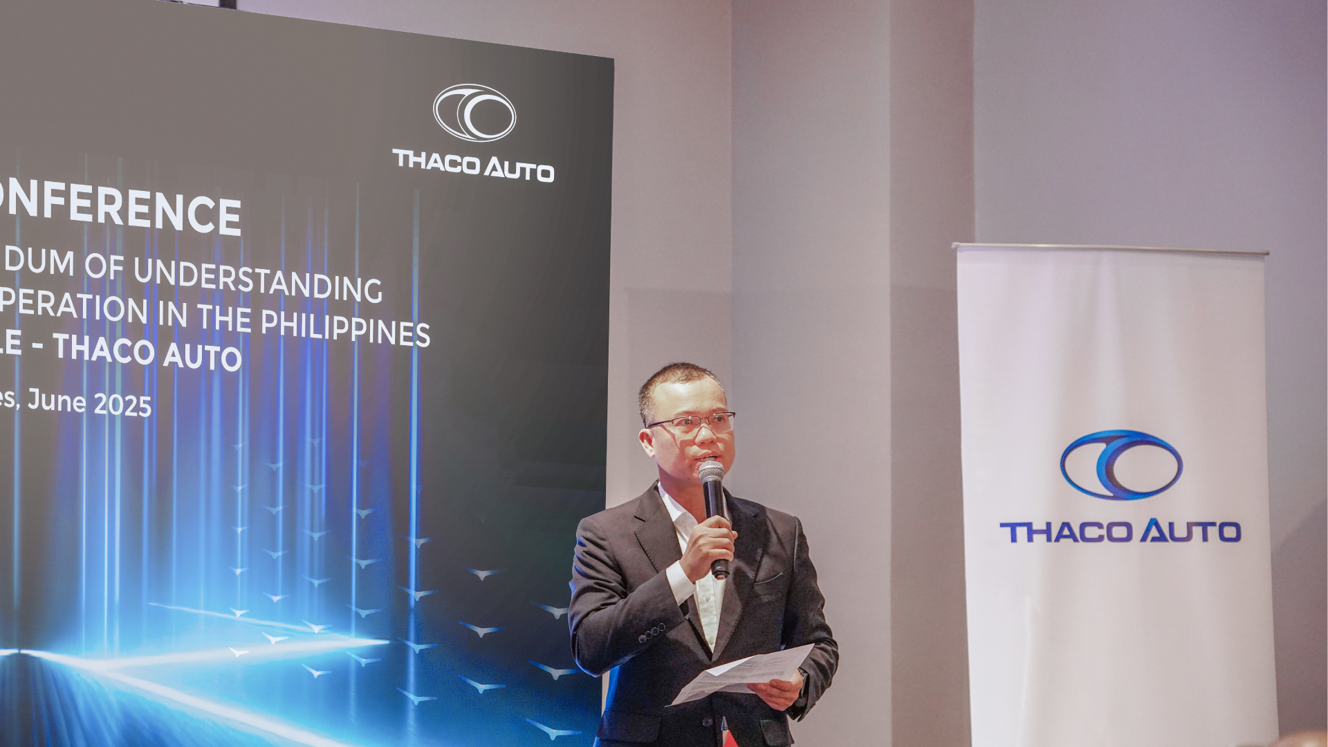 Ông Đoàn Đạt Ninh - Phó Tổng Giám đốc THACO AUTO phát biểu tại chương trình Ông Đoàn Đạt Ninh - Phó Tổng Giám đốc THACO AUTO phát biểu tại chương trình