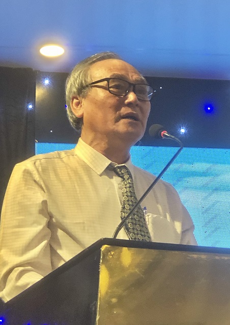 Ông Nguyễn Tấn Thành trình bày tham luận. Ảnh: VH Ông Nguyễn Tấn Thành trình bày tham luận. Ảnh: VH