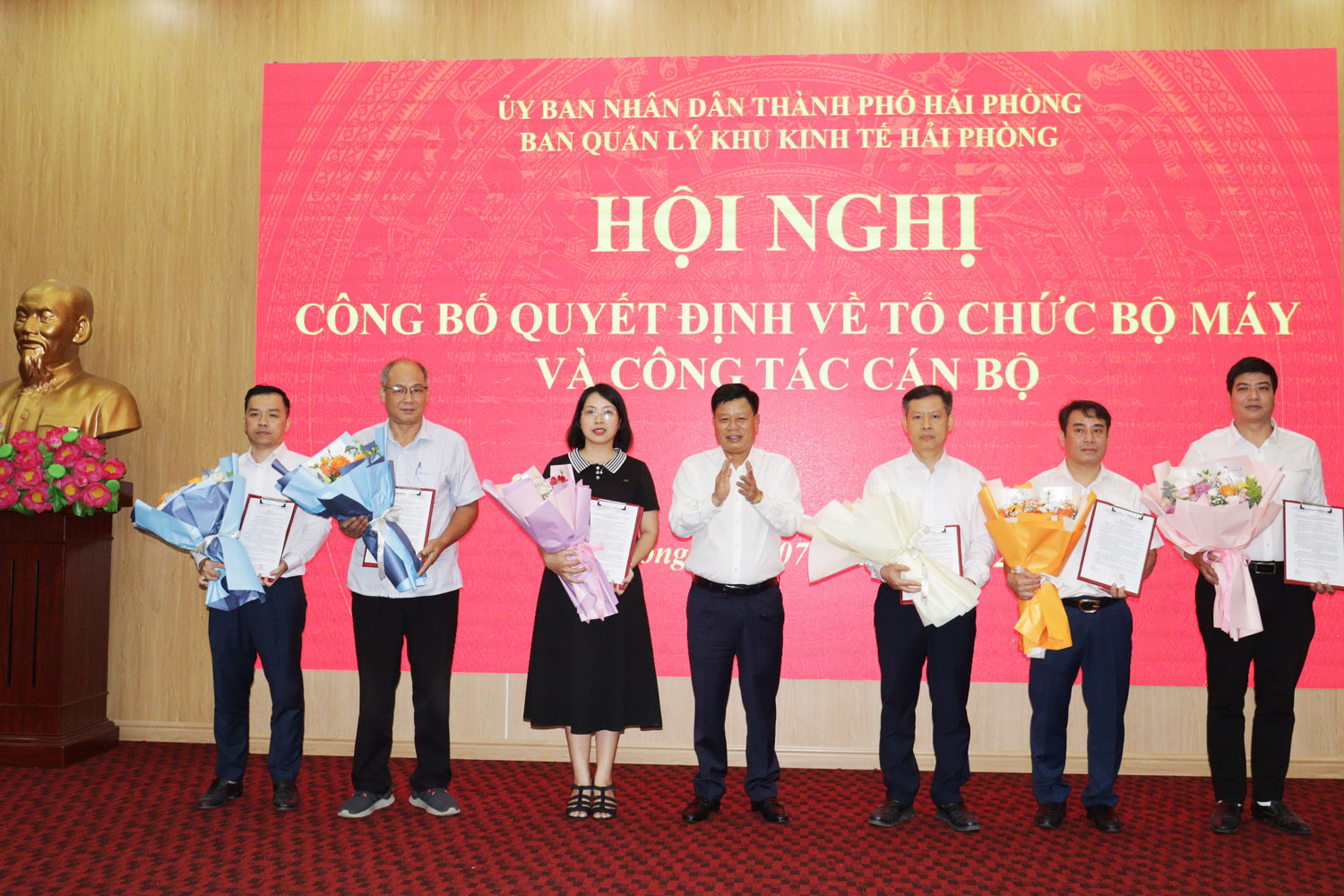 Ban Quản lý Khu kinh tế Hải Phòng công bố Quyết định về tổ chức bộ máy và công tác cán bộ