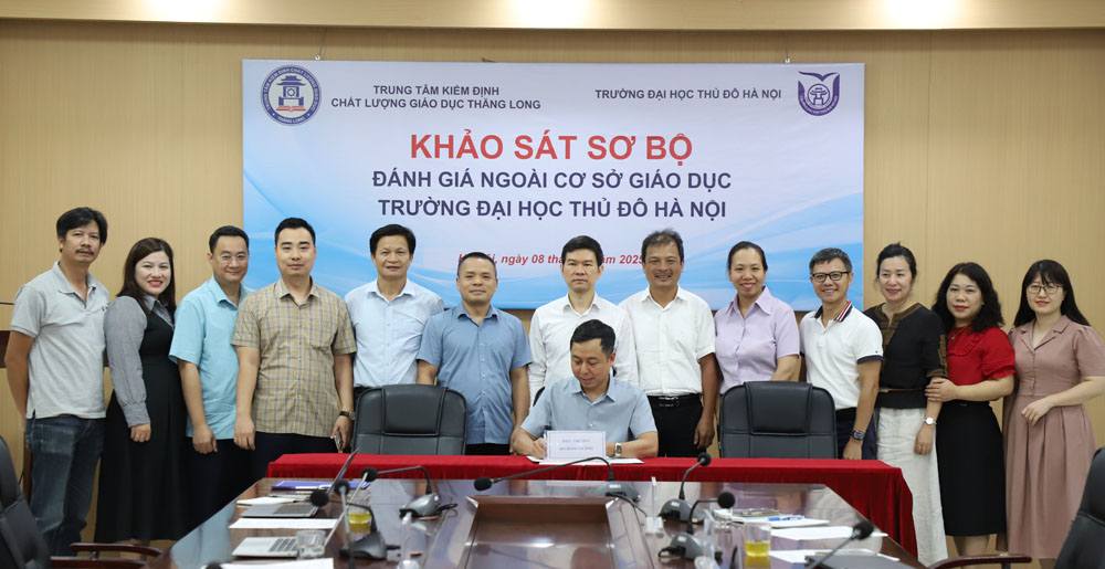 Các bên tiến hành ký kết Biên bản ghi nhớ sau khảo sát sơ bộ đánh giá ngoài các chương trình đào tạo của Nhà trường