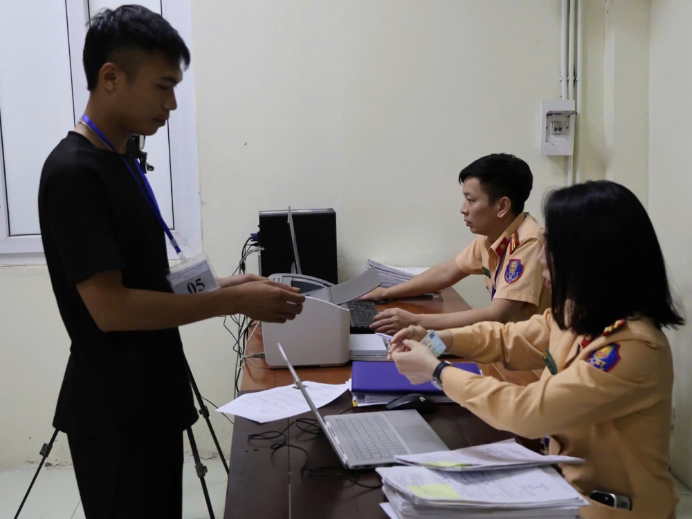 Tăng trung tâm sát hạch lái xe để phục vụ tốt nhu cầu của người dân