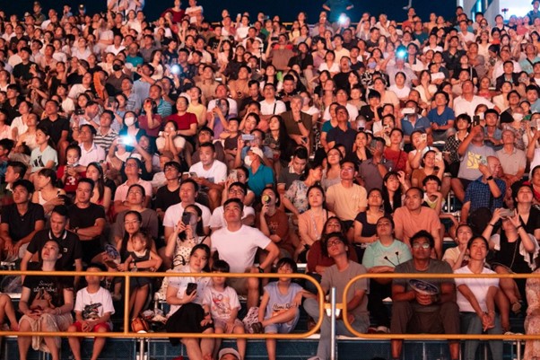 Khán đài DIFF các mùa luôn kín chỗ ngồi. Ảnh: Sun Group