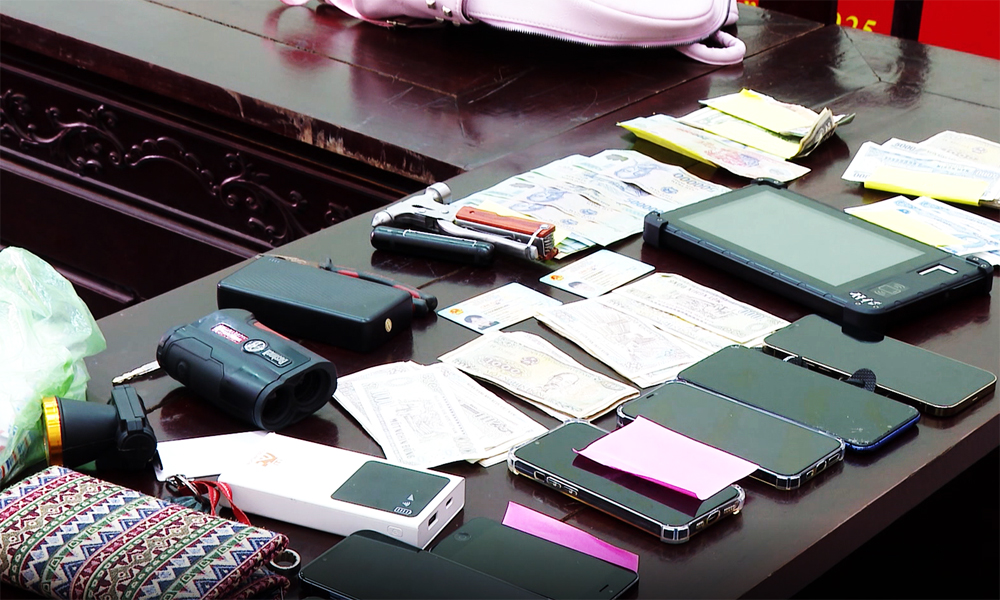 Nhiều t&agrave;i sản, tang vật được C&ocirc;ng an thu giữ.