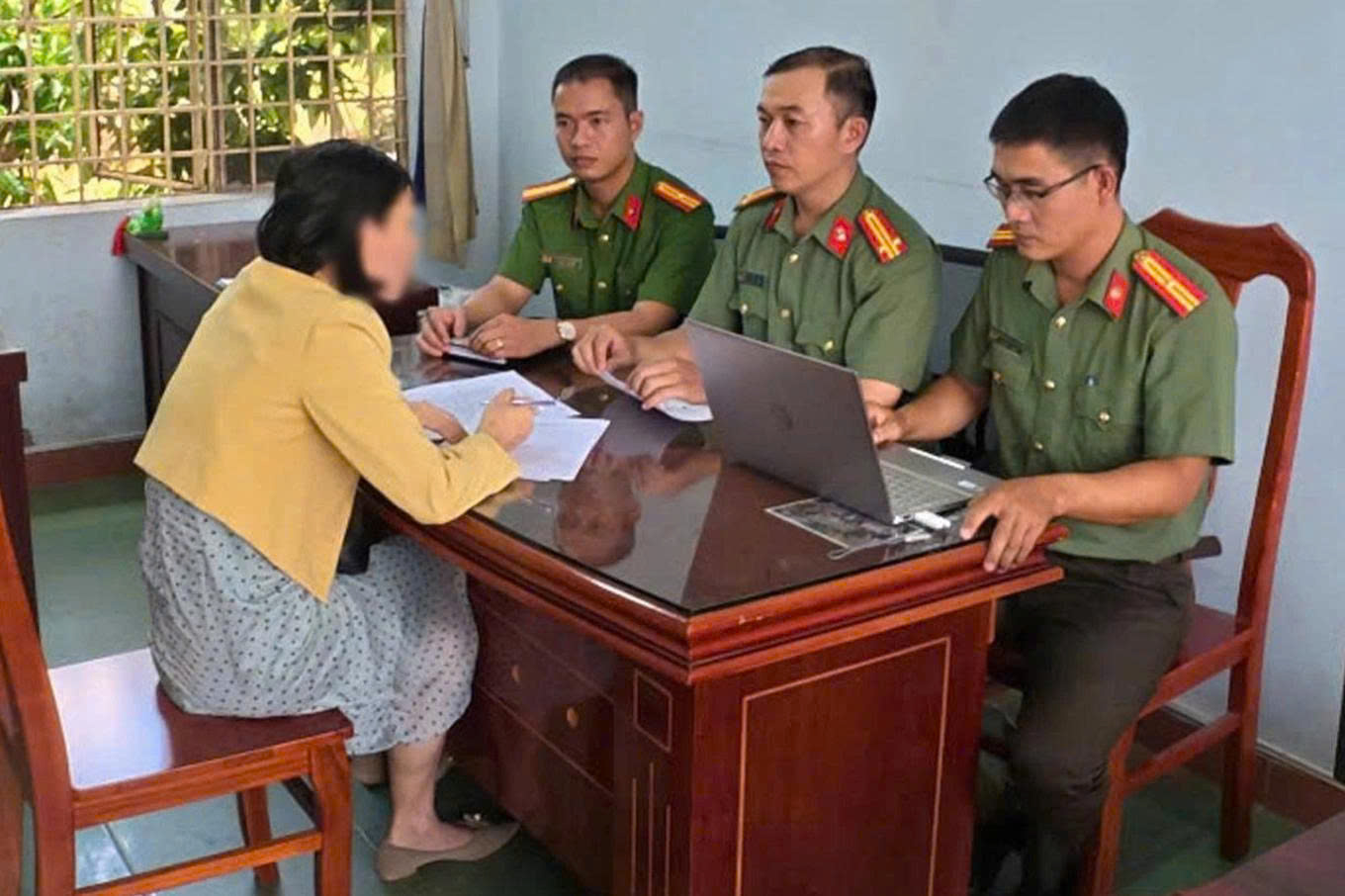 Đối tượng T.T.T. tại cơ quan công an (Ảnh: Công an thành phố Đà Nẵng).