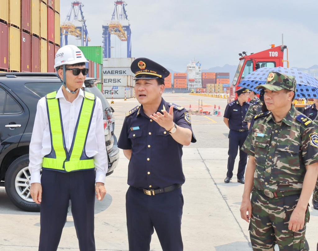 Hải quan khu vực VIII: Kim ngạch XNK qua địa bàn đạt 19,35 tỷ USD trong nửa năm 2025