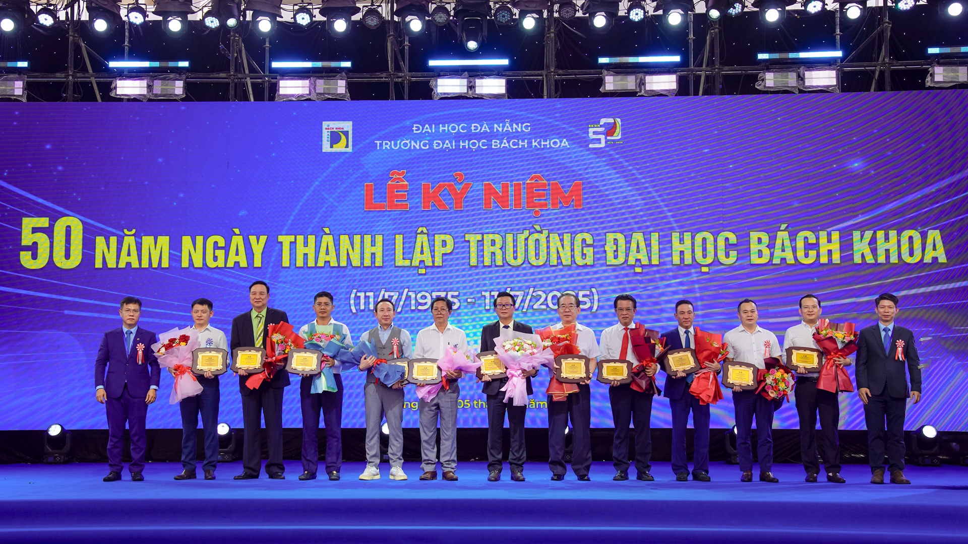 Lễ kỷ niệm có sự đồng hành của hơn 10 doanh nghiệp, đơn vị tài trợ, trong đó THACO là nhà tài trợ kim cương
