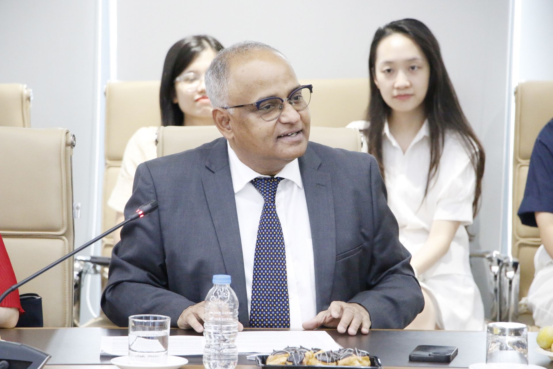 Ông Shantanu Chakraborty – Giám đốc Quốc gia của ADB tại Việt Nam cho biết rất vui mừng khi thấy ABBANK đã thể hiện cam kết mạnh mẽ trong việc thúc đẩy tài chính bền vững Ông Shantanu Chakraborty – Giám đốc Quốc gia của ADB tại Việt Nam cho biết rất vui mừng khi thấy ABBANK đã thể hiện cam kết mạnh mẽ trong việc thúc đẩy tài chính bền vững