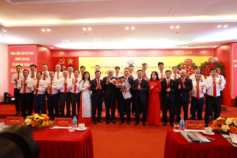 Ra mắt Ban Chấp hành Đảng bộ Tổng công ty HUD khóa VI gồm 27 đồng chí - Ảnh: VGP/PT