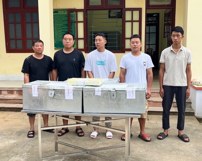 Đội lốt doanh nghiệp xuất nhập khẩu nông sản, tuồn bạc lậu từ Trung Quốc vào Việt Nam