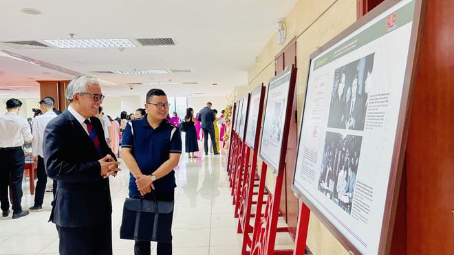 Các tài liệu được trưng bày, công bố tại Trung tâm Lưu trữ quốc gia III thuộc Cục Văn thư và Lưu trữ nhà nước. (Ảnh: PV/Vietnam+) Các tài liệu được trưng bày, công bố tại Trung tâm Lưu trữ quốc gia III thuộc Cục Văn thư và Lưu trữ nhà nước. (Ảnh: PV/Vietnam+)