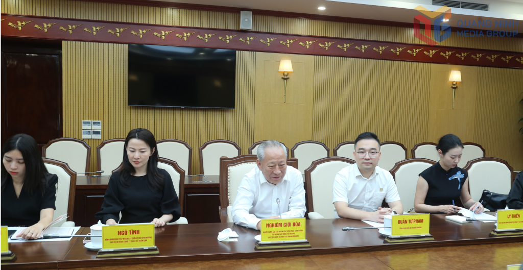 Ông Nghiêm Giới Hòa, người sáng lập Tập đoàn Xây dựng Thái Bình Dương, phát biểu tại cuộc làm việc.