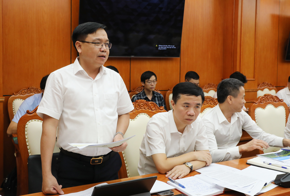 Lãnh đạo Sở Tài chính phát biểu ý kiến. Lãnh đạo Sở Tài chính phát biểu ý kiến.