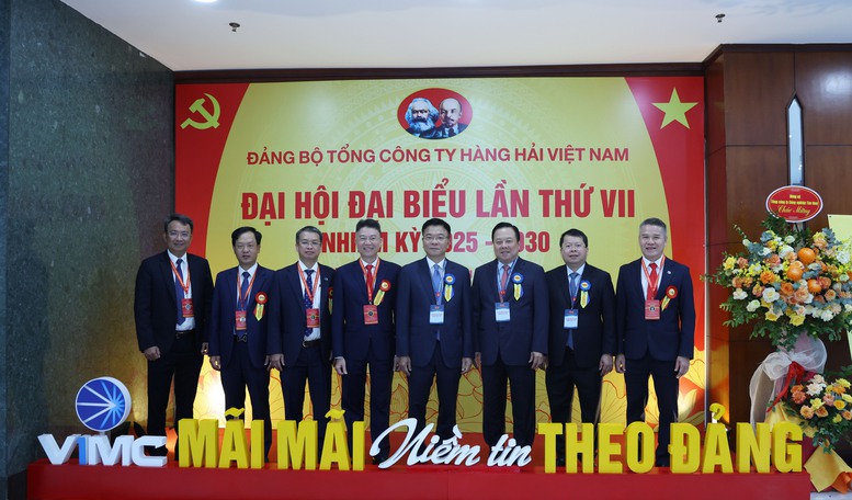 Phó Thủ tướng Lê Thành Long: Xây dựng VIMC giữ vị trí số 1 của ngành hàng hải Việt Nam