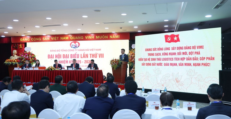 Phó Thủ tướng Lê Thành Long: Xây dựng VIMC giữ vị trí số 1 của ngành hàng hải Việt Nam, có thương hiệu và năng lực cạnh tranh cao trong khu vực châu Á và có phạm vi hoạt động toàn cầu - Ảnh: VGP/Đức Tuân