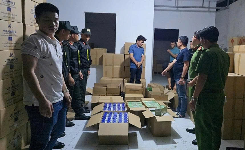 Sở Y tế TP HCM xử phạt hơn 2,4 tỷ đồng trong tháng cao điểm phòng chống buôn lậu, hàng giả và gian lận thương mại