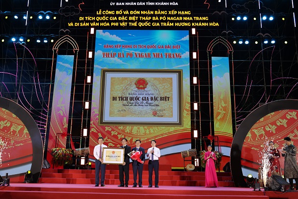Khánh Hòa: Tổ chức Lễ công bố và đón nhận các danh hiệu di sản văn hóa về Tháp Bà Ponagar và nghề khai thác chế biến Trầm hương