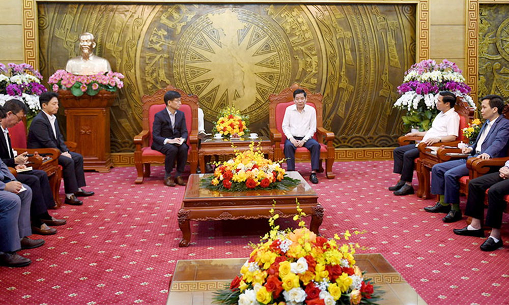 Quang cảnh buổi làm việc. Quang cảnh buổi làm việc.