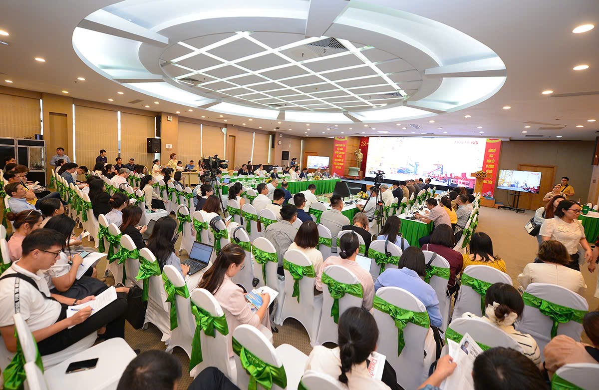 Toàn cảnh Diễn đàn Logistics xanh - Sức bật trong biến động và kết nối cùng FIATA World Congress 2025 Toàn cảnh Diễn đàn Logistics xanh - Sức bật trong biến động và kết nối cùng FIATA World Congress 2025