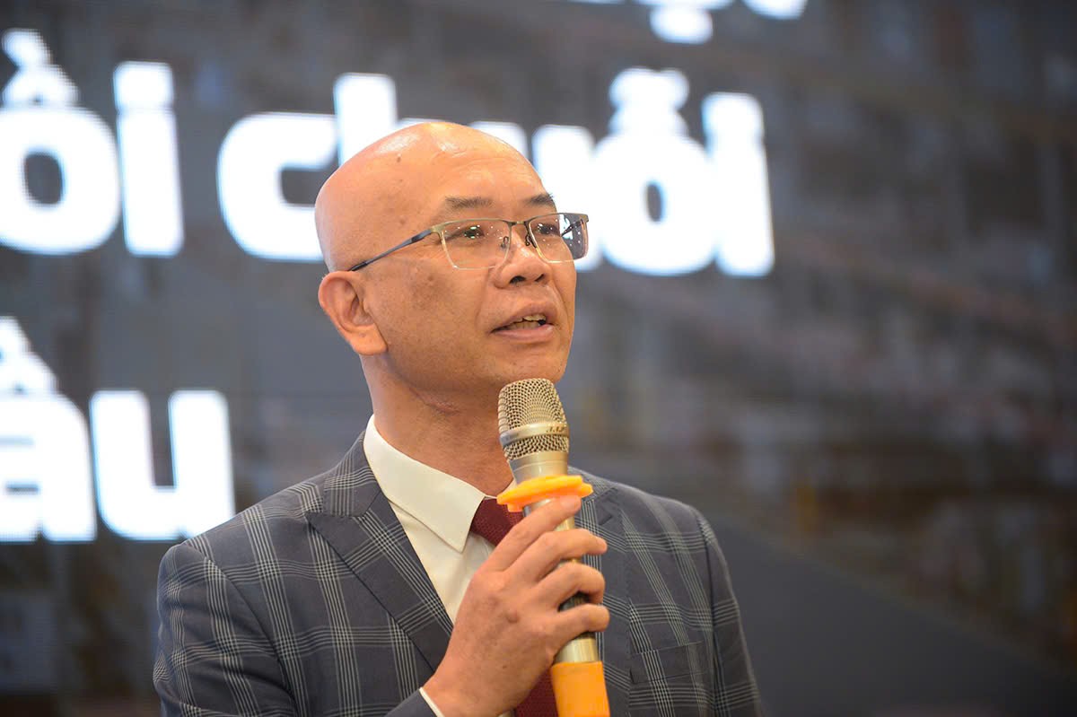 Ông Trần Thanh Hải - Cục phó Cục Xuất nhập khẩu (Bộ Công Thương) phát biểu tại Diễn đàn Ông Trần Thanh Hải - Cục phó Cục Xuất nhập khẩu (Bộ Công Thương) phát biểu tại Diễn đàn