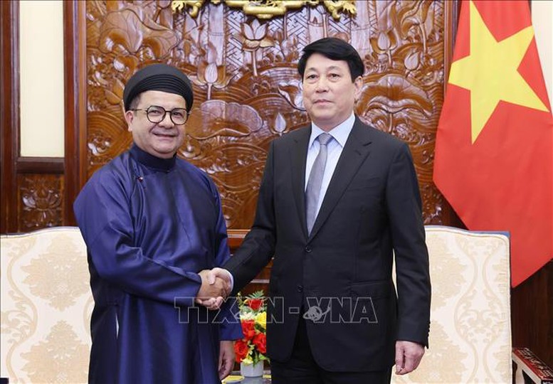 Chủ tịch nước Lương Cường tiếp Đại sứ Chile Sergio Narea Guzman - Ảnh: TTXVN Chủ tịch nước Lương Cường tiếp Đại sứ Chile Sergio Narea Guzman - Ảnh: TTXVN