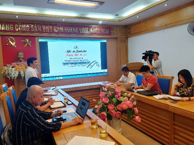 Ban tổ chức Cuộc thi ảnh, video “Nghệ An hạnh phúc – Happy Nghệ An 2025” tổ chức họp triển khai một số nội dung. Ban tổ chức Cuộc thi ảnh, video “Nghệ An hạnh phúc – Happy Nghệ An 2025” tổ chức họp triển khai một số nội dung.