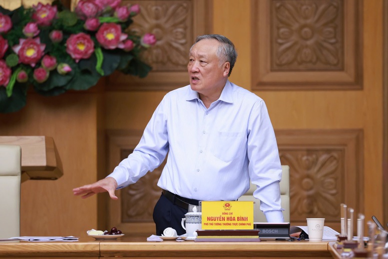 Phó Thủ tướng Thường trực Chính phủ Nguyễn Hòa Bình phát biểu tại cuộc họp - Ảnh: VGP/Nhật Bắc Phó Thủ tướng Thường trực Chính phủ Nguyễn Hòa Bình phát biểu tại cuộc họp - Ảnh: VGP/Nhật Bắc