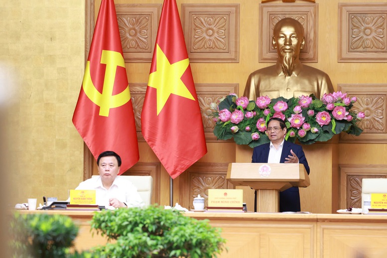 Thủ tướng chỉ đạo các thành viên Tiểu ban Kinh tế-xã hội, Tổ Biên tập và các cơ quan liên quan khẩn trương, nghiêm túc tiếp thu ý kiến góp ý để hoàn thiện thêm một bước Báo cáo Kinh tế-xã hội và các tài liệu của Tiểu ban để trình cấp có thẩm quyền - Ảnh: VGP/Nhật Bắc Thủ tướng chỉ đạo các thành viên Tiểu ban Kinh tế-xã hội, Tổ Biên tập và các cơ quan liên quan khẩn trương, nghiêm túc tiếp thu ý kiến góp ý để hoàn thiện thêm một bước Báo cáo Kinh tế-xã hội và các tài liệu của Tiểu ban để trình cấp có thẩm quyền - Ảnh: VGP/Nhật Bắc