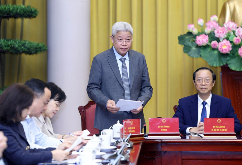 Thứ trưởng Bộ Nội vụ Nguyễn Mạnh Khương phát biểu tại buổi họp báo - Ảnh: VGP/Đức Tuân Thứ trưởng Bộ Nội vụ Nguyễn Mạnh Khương phát biểu tại buổi họp báo - Ảnh: VGP/Đức Tuân