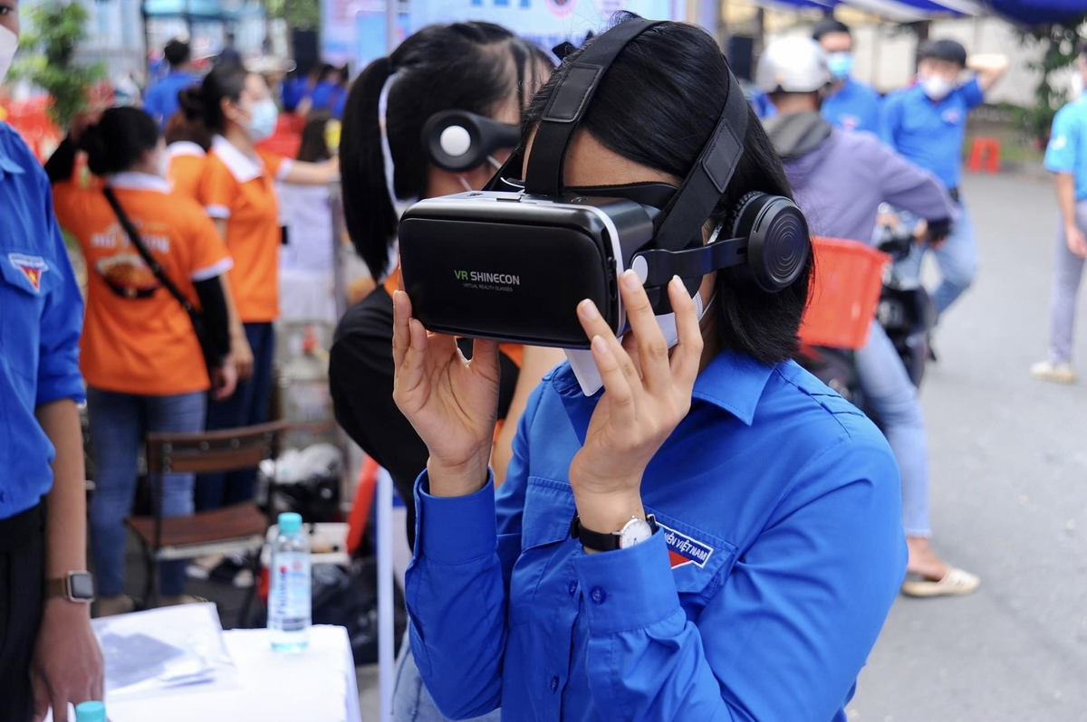 Ứng dụng những thành tựu của cuộc Cách mạng công nghiệp lần thứ tư để đào tạo nguồn nhân lực chất lượng cao_Ảnh: TTXVN