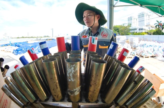 Đội pháo hoa Việt Nam đã chuẩn bị chỉn chu cho đêm chung kết. Đội pháo hoa Việt Nam đã chuẩn bị chỉn chu cho đêm chung kết.