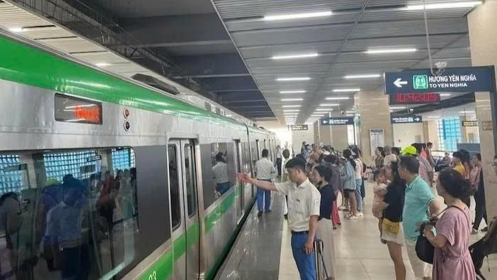 Lắp bổ sung thêm hệ thống chữa cháy cho tàu điện Cát Linh