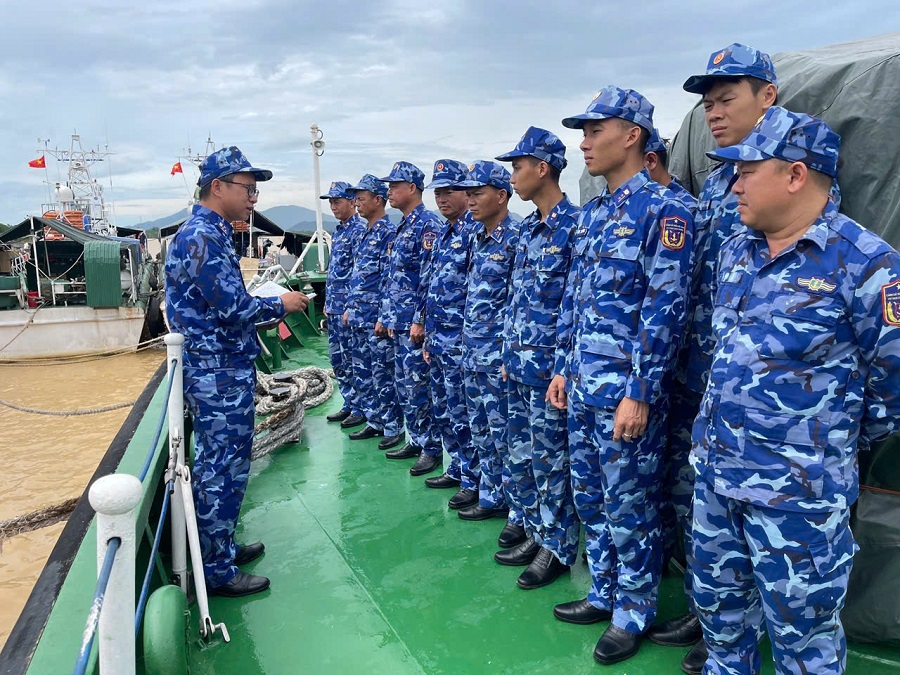 Tàu Cảnh sát biển 3006 lên đường thực hiện chuyến hải trình tuần tra dài ngày trên biển