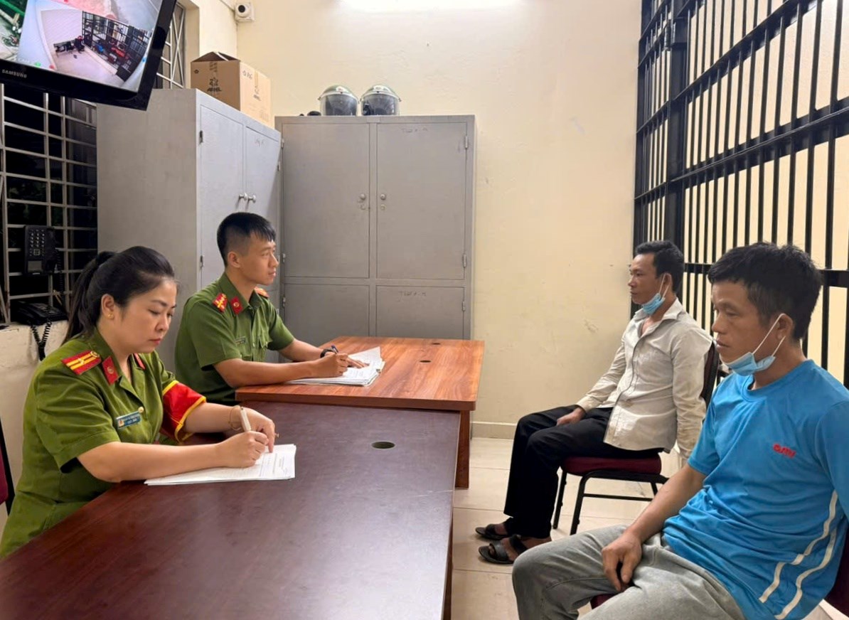 Phát hiện 2 đối tượng tàng trữ trái phép chất ma tuý