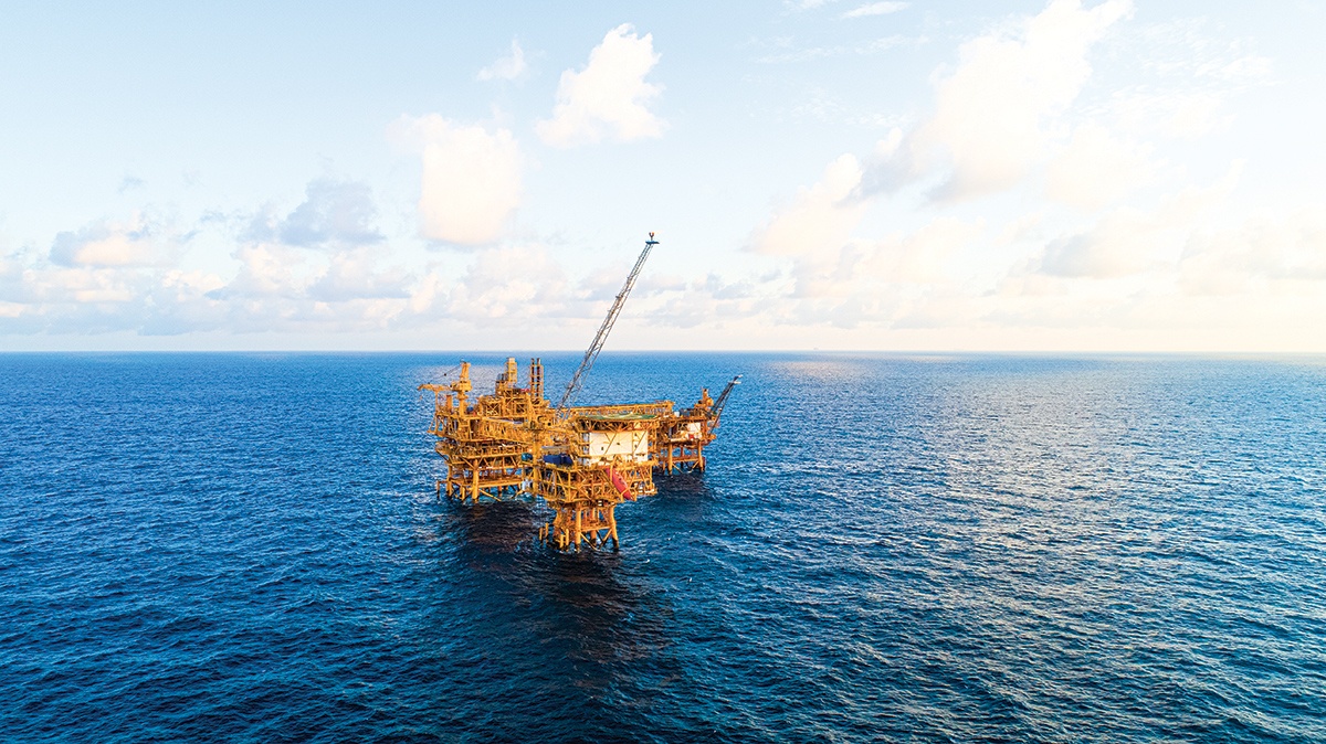 Hoạt động khai thác dầu khí tại mỏ Sư Tử Trắng