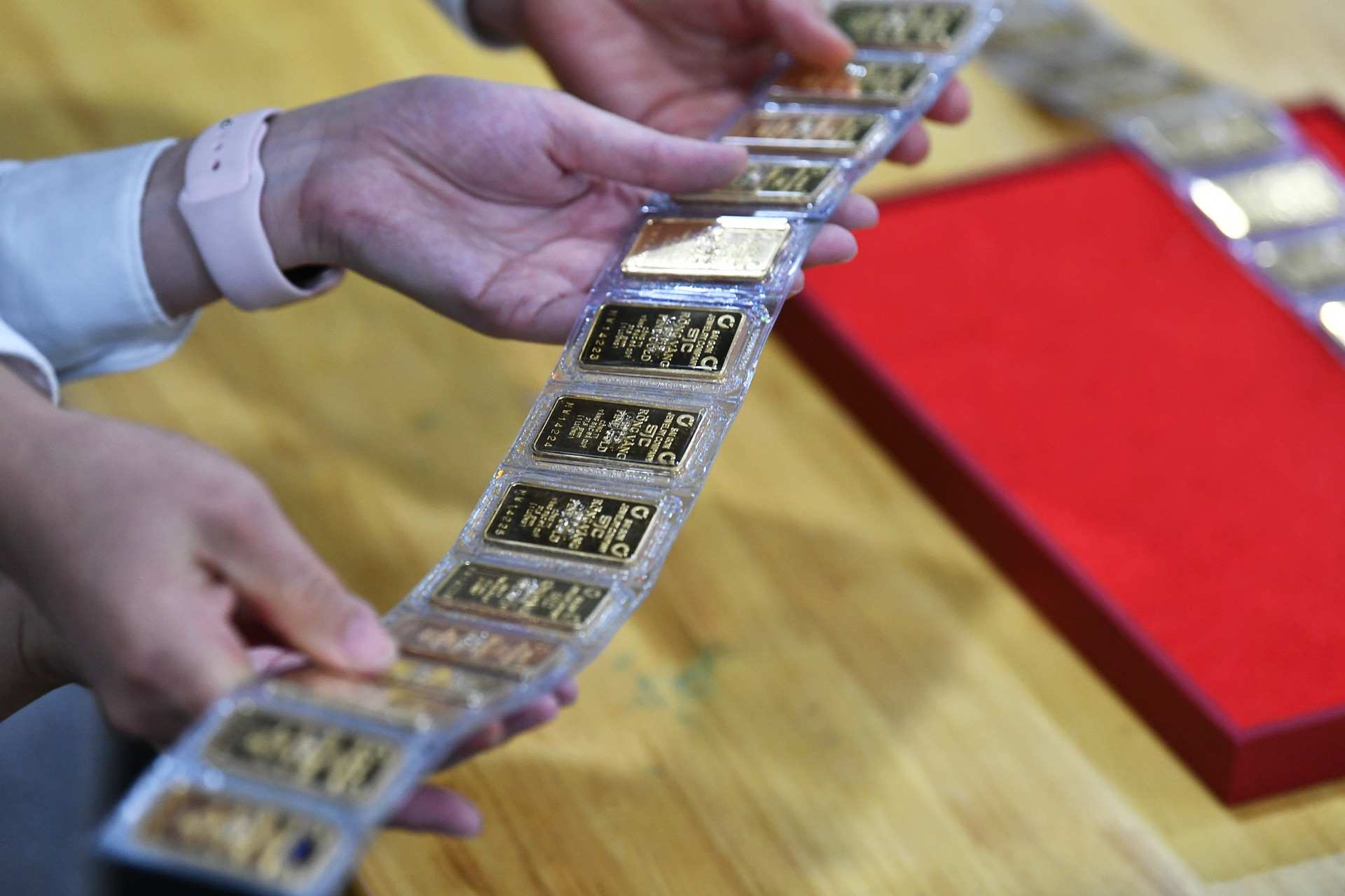 Bộ Công an đề nghị bắt buộc ghi số sê-ri vàng miếng vào chứng từ giao dịch vàng