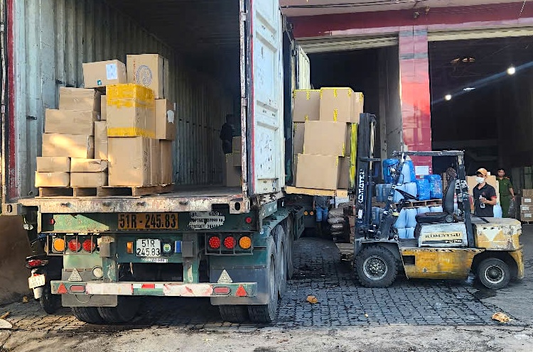 Hàng hóa vi phạm bị phát hiện Hàng hóa vi phạm bị phát hiện