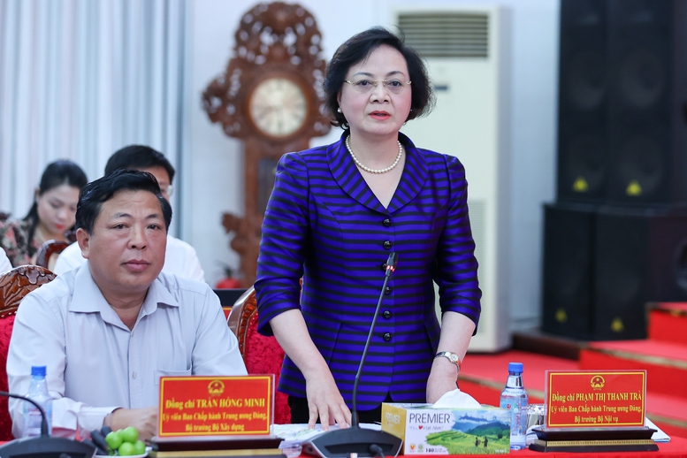 Bộ trưởng Nội vụ Phạm Thị Thanh Trà báo cáo về tình hình thực hiện chính quyền 2 cấp - Ảnh: VGP/Nhật Bắc Bộ trưởng Nội vụ Phạm Thị Thanh Trà báo cáo về tình hình thực hiện chính quyền 2 cấp - Ảnh: VGP/Nhật Bắc