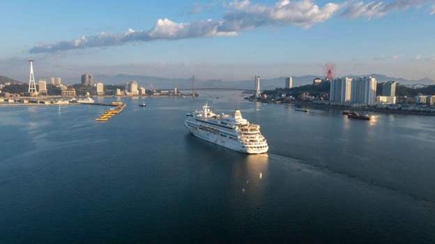 Cảng tàu khách quốc tế Hạ Long nằm trong quần thể Sun Elite City, có thể đón được các siêu du thuyền trên thế giới. Ảnh: AD Cảng tàu khách quốc tế Hạ Long nằm trong quần thể Sun Elite City, có thể đón được các siêu du thuyền trên thế giới. Ảnh: AD