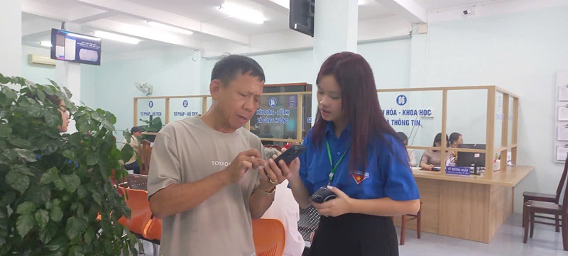 Phường Tam Thắng chấm dứt thu tiền mặt đối với các khoản thuế, phí…