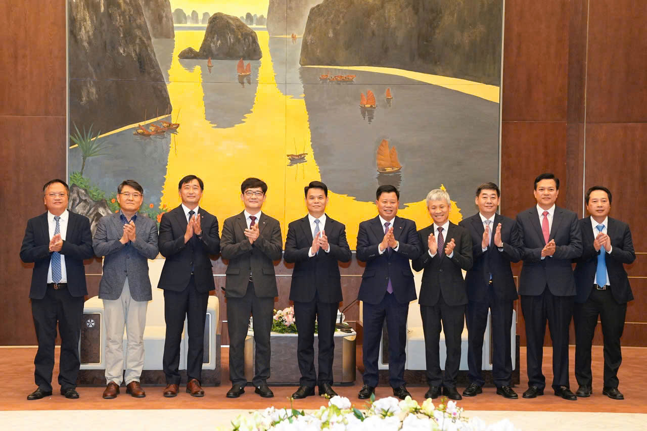Chủ tịch UBND thành phố tiếp xã giao các đoàn Đại sứ, Hiệp hội, doanh nghiệp đến Hải Phòng mở rộng quan hệ hợp tác