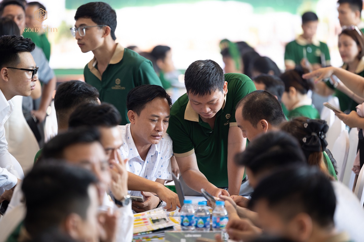 Sức hút của Vinhomes Golden City khiến nhà đầu tư Hải Phòng phải cạnh tranh với giới đầu tư từ các tỉnh, thành lân cận Sức hút của Vinhomes Golden City khiến nhà đầu tư Hải Phòng phải cạnh tranh với giới đầu tư từ các tỉnh, thành lân cận