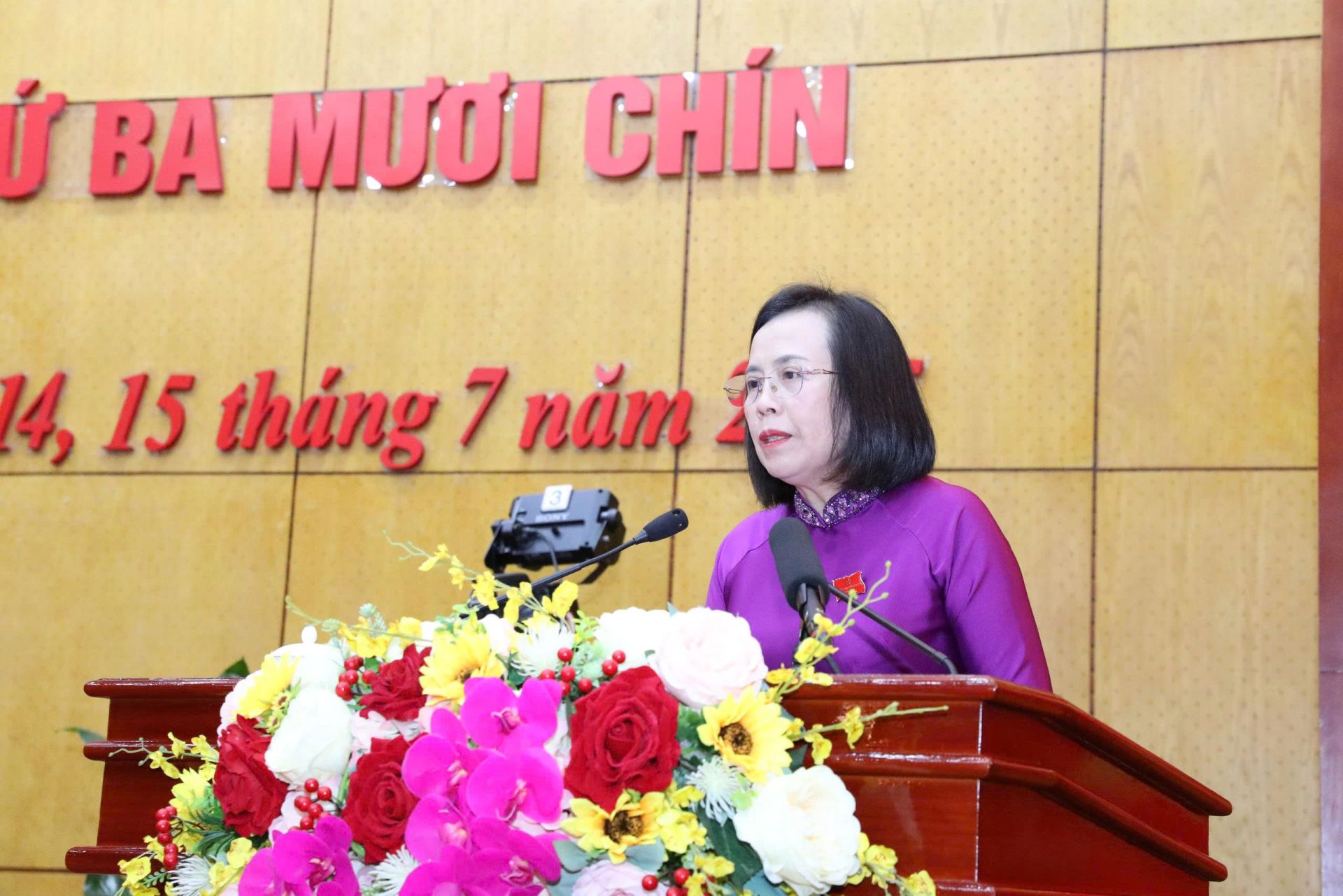 Phó Bí thư Thường trực Tỉnh ủy Lạng Sơn Đoàn Thị Hậu, Chủ tịch HĐND tỉnh Lạng Sơn phát biểu khai mạc kỳ họp