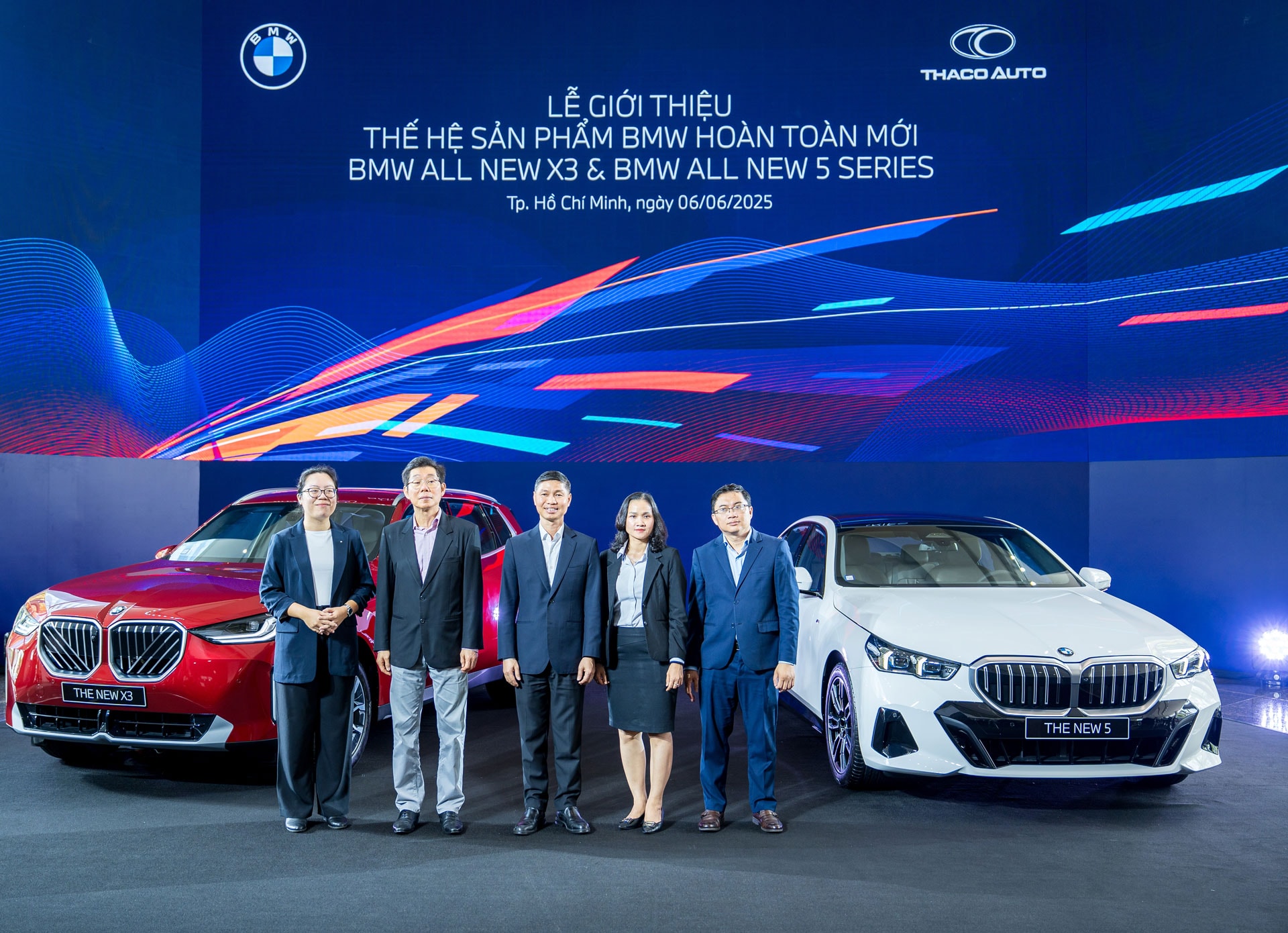 Ban Lãnh đạo THACO AUTO và đại diện BMW Asia tại Lễ giới thiệu thế hệ sản phẩm BMW hoàn toàn mới