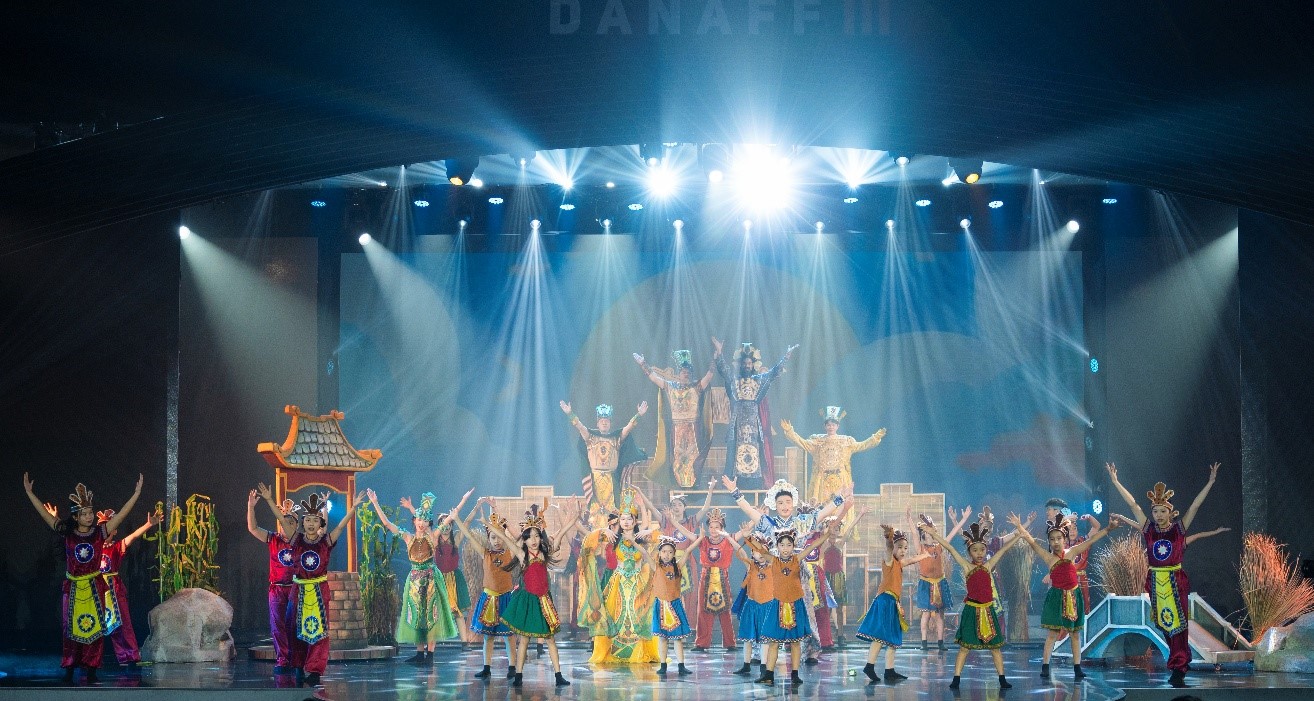 Vở nhạc kịch “The Enchanted Crossbow” tại DANAFF III (2/7/2025) là minh chứng sống động cho triết lý giáo dục khai phóng của Victoria School.