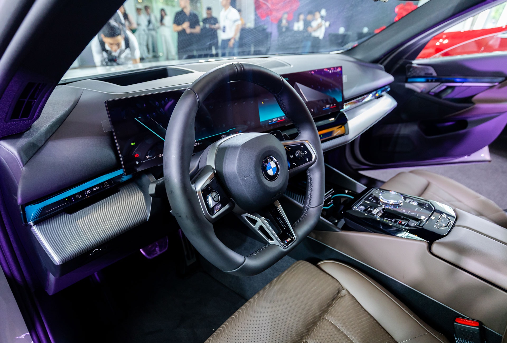 BMW 5 Series hoàn toàn mới có thiết kế sang trọng, lịch lãm và năng động