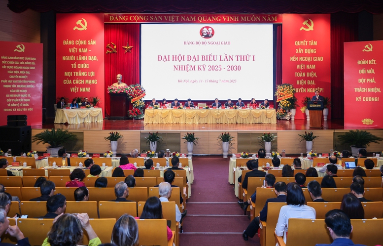 Đại hội Đảng bộ Bộ Ngoại giao lần thứ I, nhiệm kỳ 2025-2030 được tổ chức đúng vào dịp kỷ niệm 80 năm thành lập ngành Ngoại giao (28/8/1945 - 28/8/2025) - Ảnh: VGP/Nhật Bắc