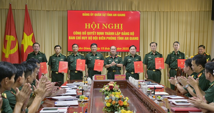 Công bố quyết định thành lập Đảng bộ Ban Chỉ huy Bộ đội Biên phòng tỉnh An Giang